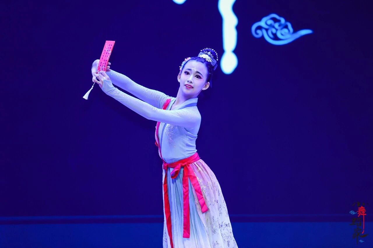 7d694765240c48aff200983738c80da0.jpg